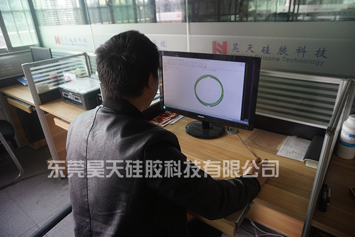 硅胶套生产厂家_硅胶充电帖